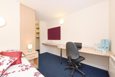 1 bed flat, Vicarage Hill, City Centre, Wrexham, LL137HN - Image 1
